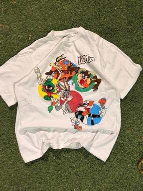 Lot29 Looney Tunes Graphic Character T-Shirt